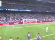 棋牌游戏-皇马中场精彩助攻，球队主场胜出