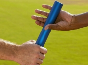 游戏试玩模拟器-马赛轻取巴拉瓜，萨内用实力证明自己，一场个人与团队的胜利交响曲