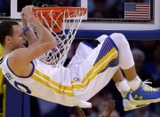 开云棋牌入口-绝境中的艺术，欧文关键节点连续得分，湖人险胜广厦队