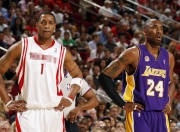 开云棋牌-哈登爆发如火山喷涌，公牛连续得分压制尼克斯，一场战术与意志的较量