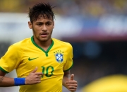 开云棋牌游戏-当老鹰展翅掠过F1赛道，篮球与速度的双重征服