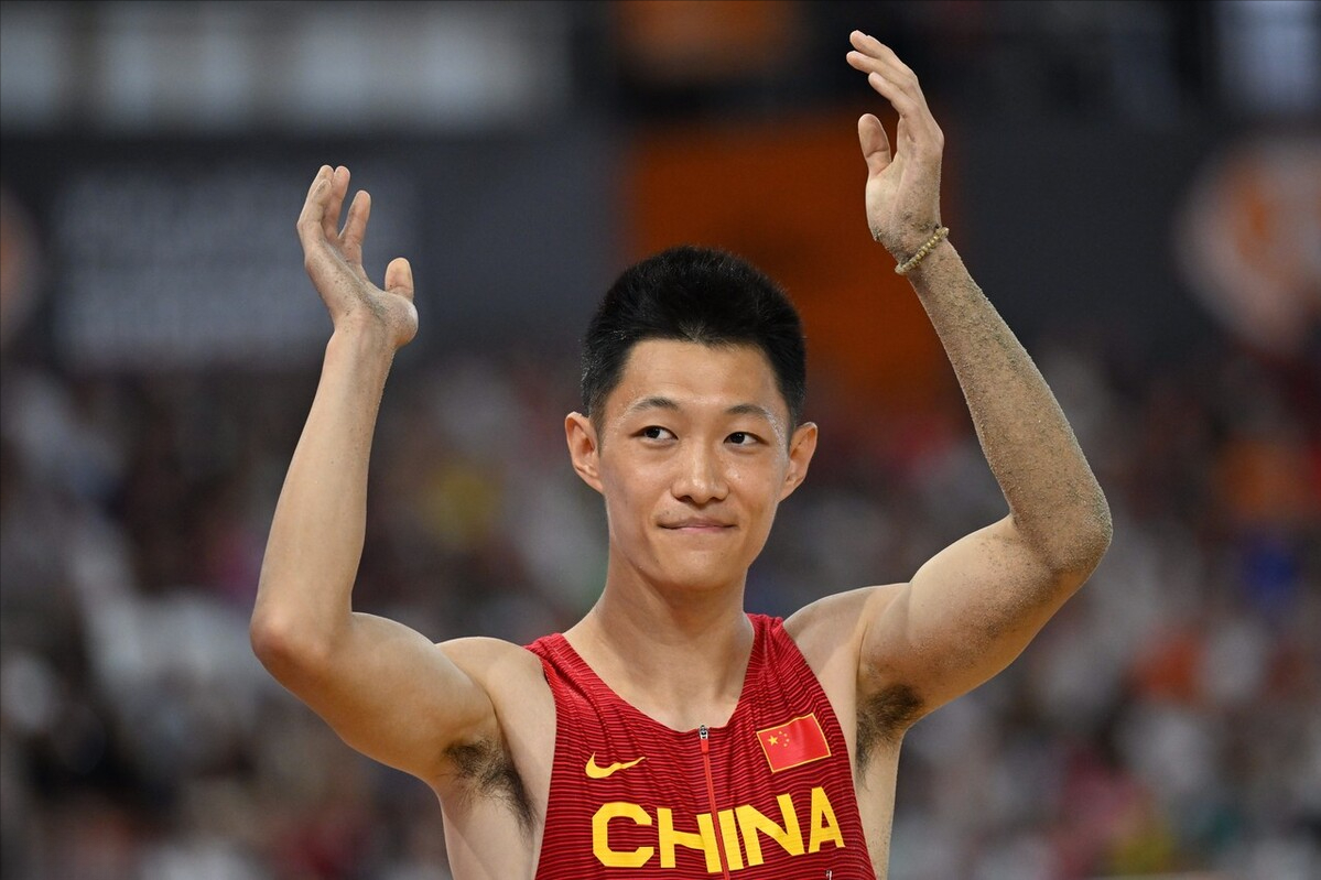 西班牙运动员获得田径比赛铜牌