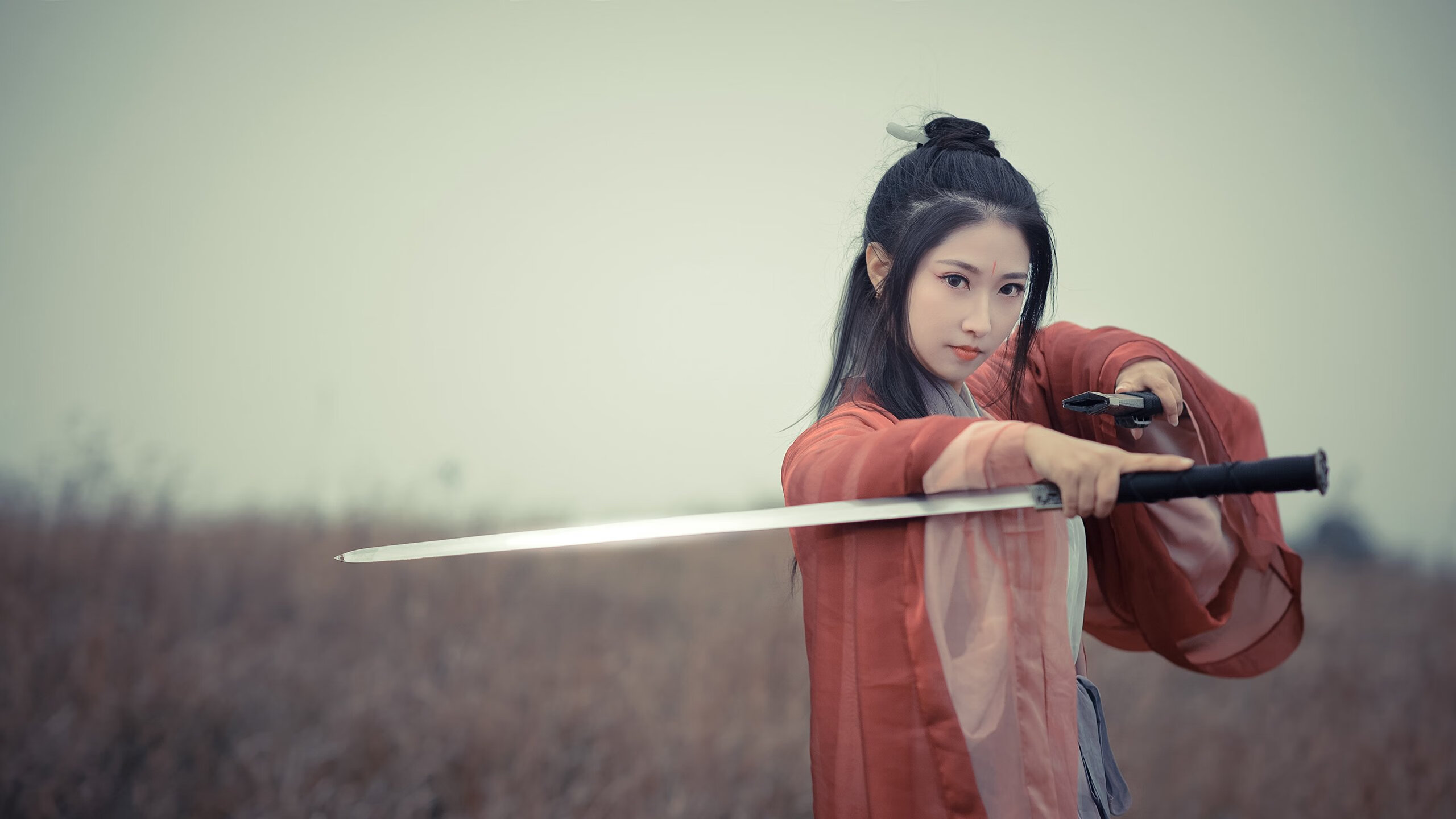 绿茵场与篮球馆的平行叙事，德甲争冠战与独行侠血拼山西队的竞技哲学